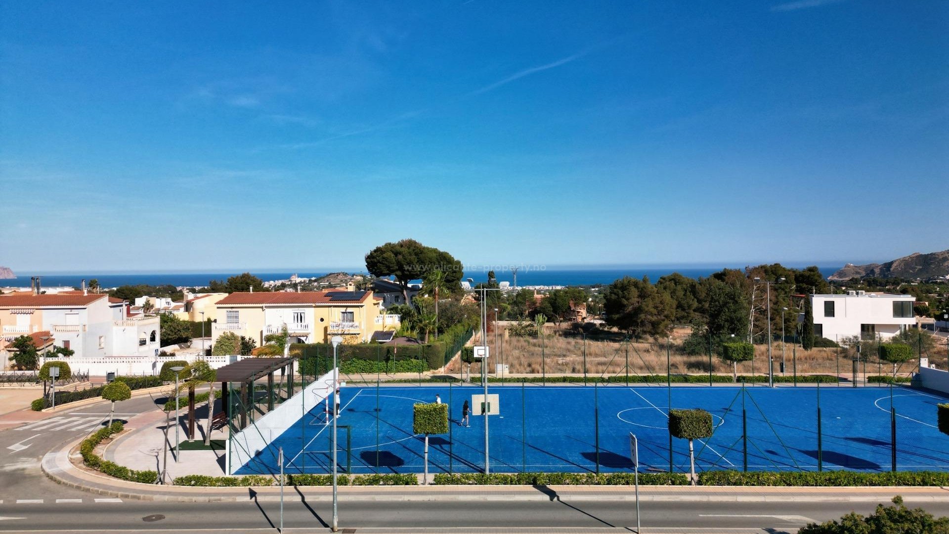 2/3 bedroom, 2 bathroom apartments and penthouses in La Nucia, terrace, outdoor pool, gym and shared spa with indoor heated pool