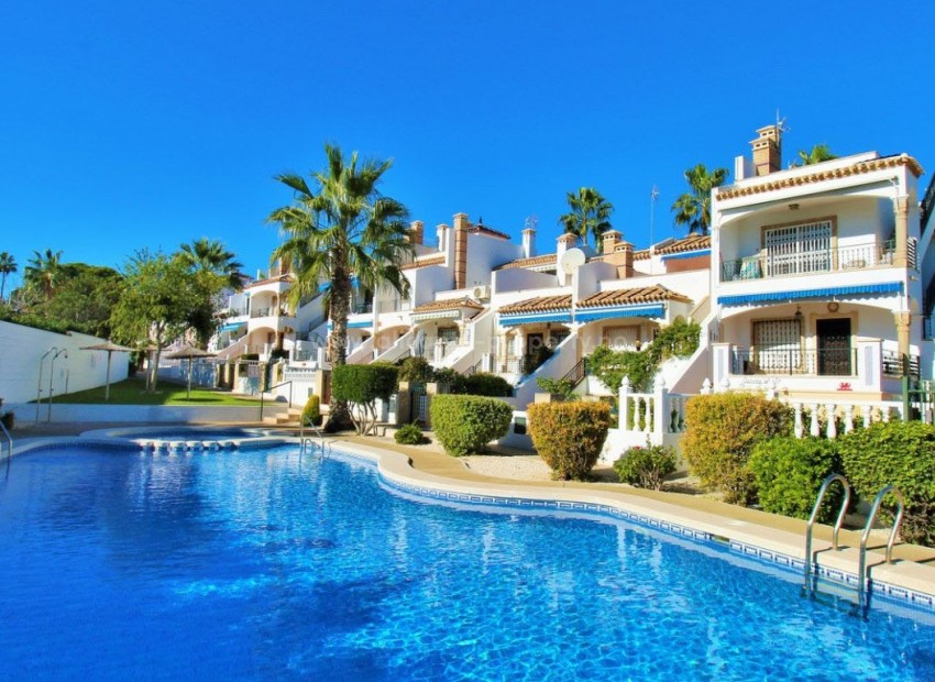 2. Town house in Villamartín