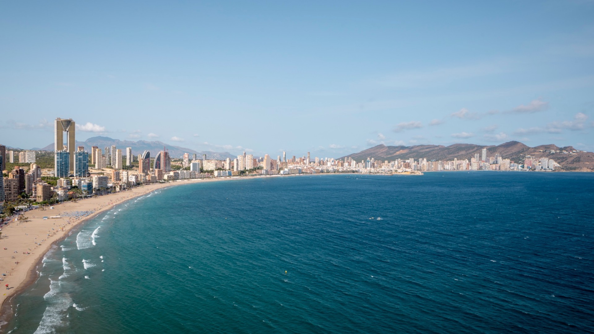 256 apartments-Intempo Residential Sky(view) Resort in Benidorm, Alicante province, near the blue flag beaches of Playa de Poniente