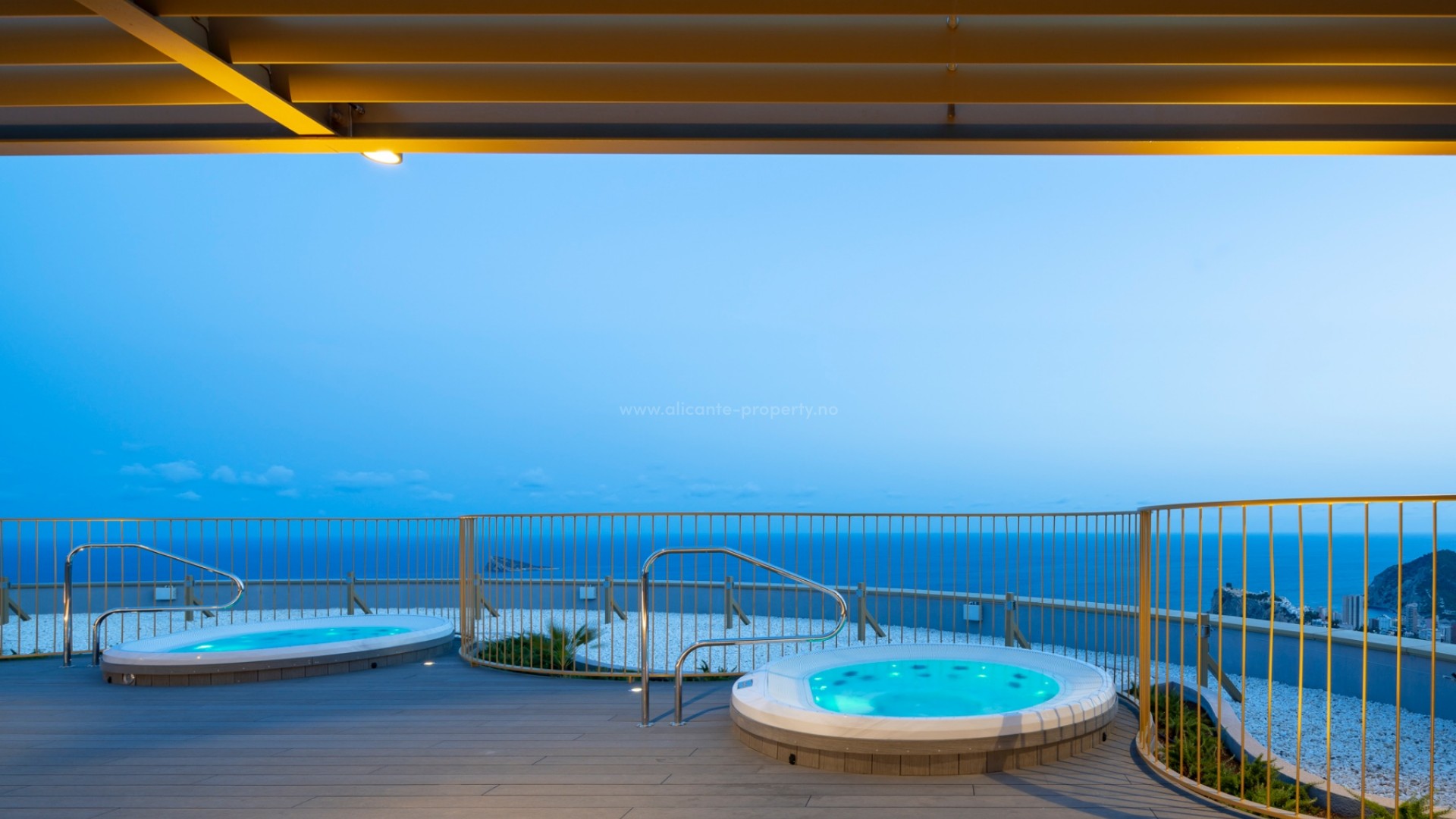 256 leiligheter-Intempo Residential Sky(utsikt) Resort i Benidorm, Alicante-provinsen, nær strendene med blått flagg i Playa de Poniente
