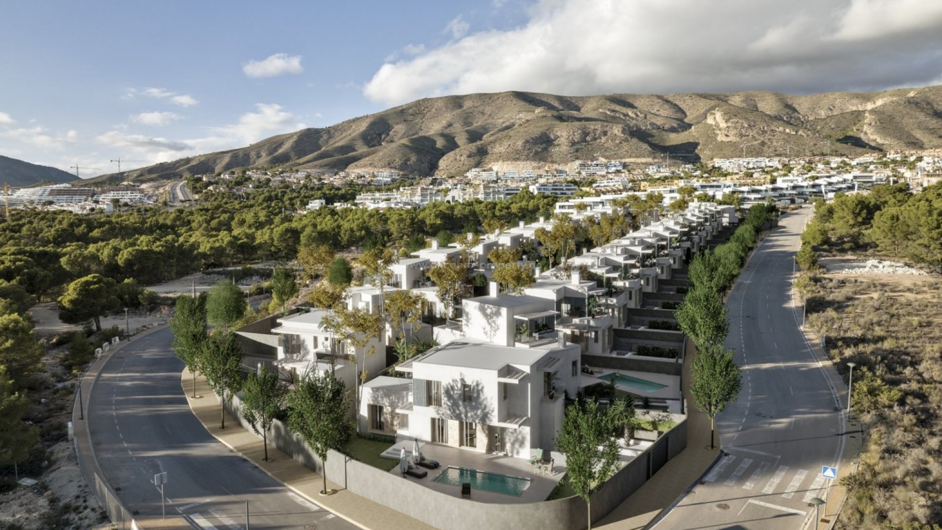 30 Hus/villaer i Sierra Cortina i Finestrat i Alicante nord ved Benidorm, 3 soverom, 3 bad, gjestetoalett, terrasser, privat hage med basseng og kjeller