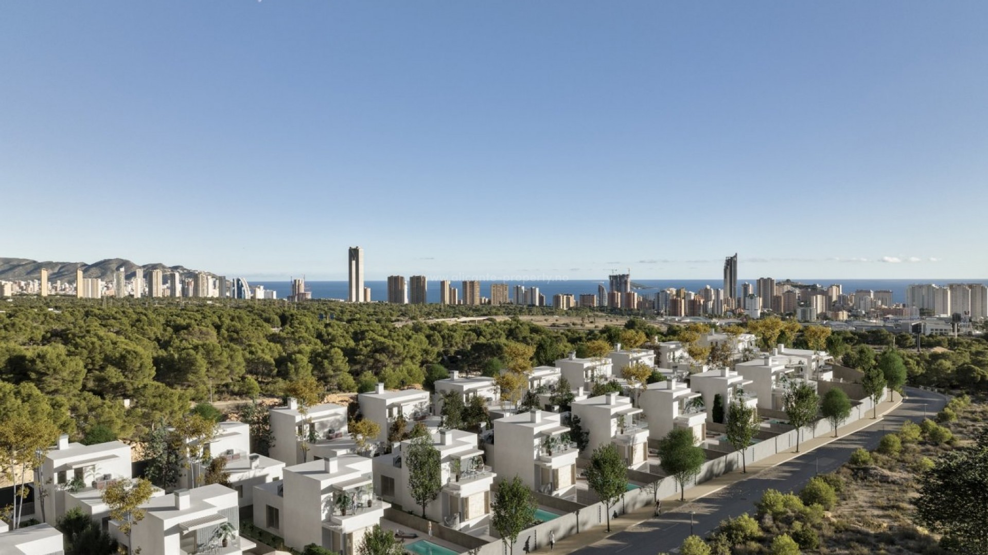 30 Hus/villaer i Sierra Cortina i Finestrat i Alicante nord ved Benidorm, 3 soverom, 3 bad, gjestetoalett, terrasser, privat hage med basseng og kjeller
