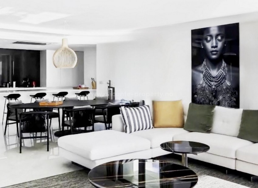 Apartamento / piso en pueblo