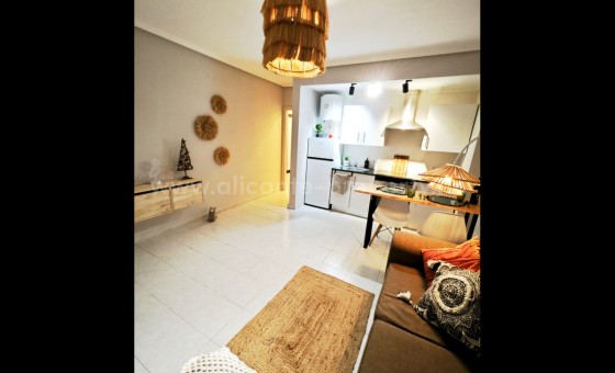 Apartamento / piso - Reventa - Torrevieja -
                Torrevieja Centro