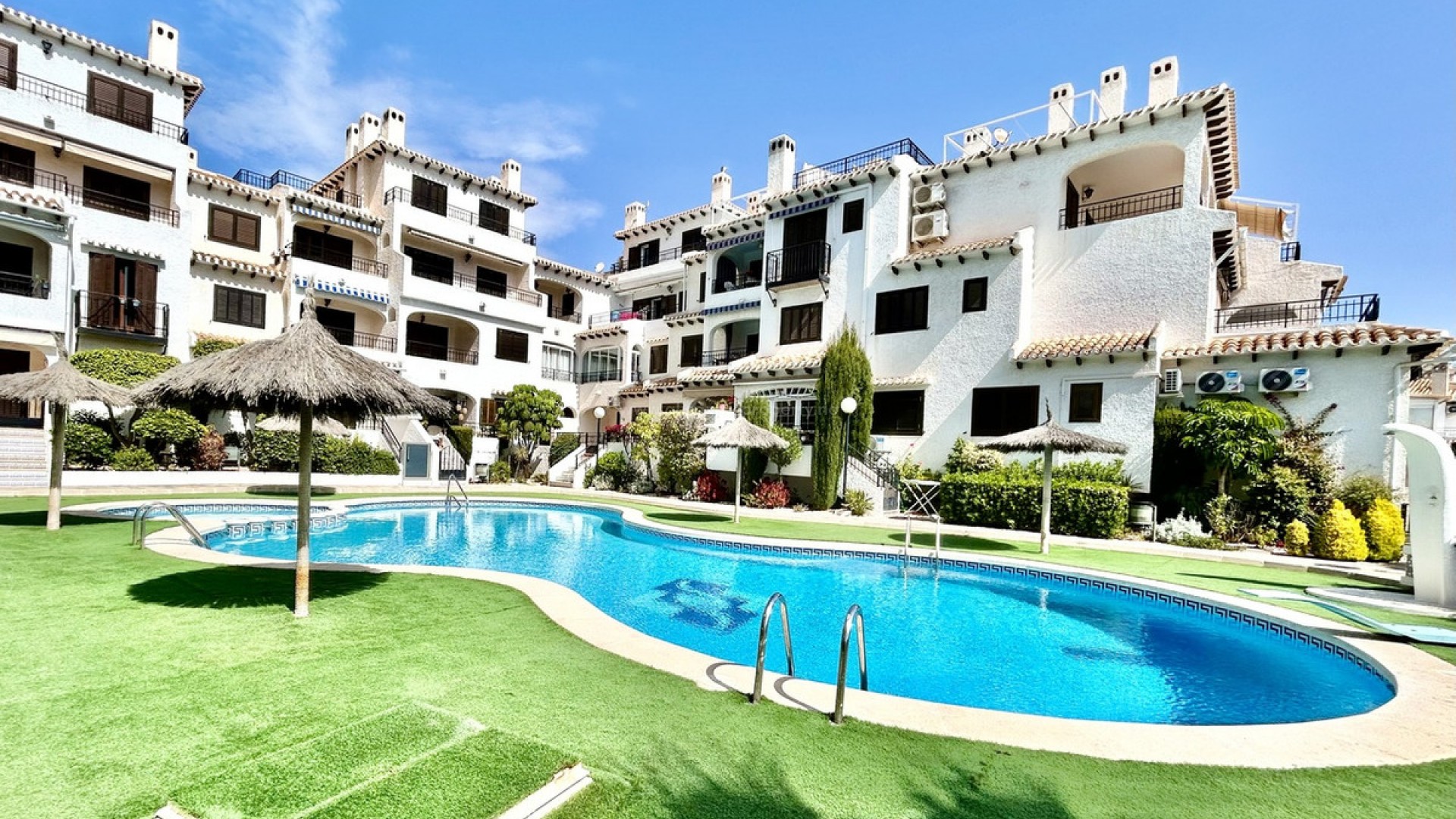 Apartment / flat in Beachside Cabo Roig