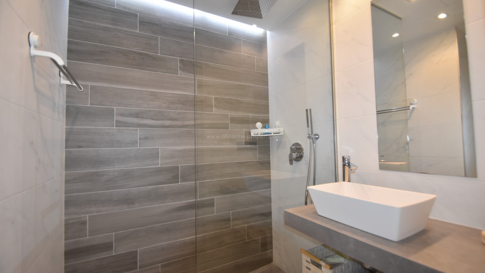 Apartment / flat in El Raso