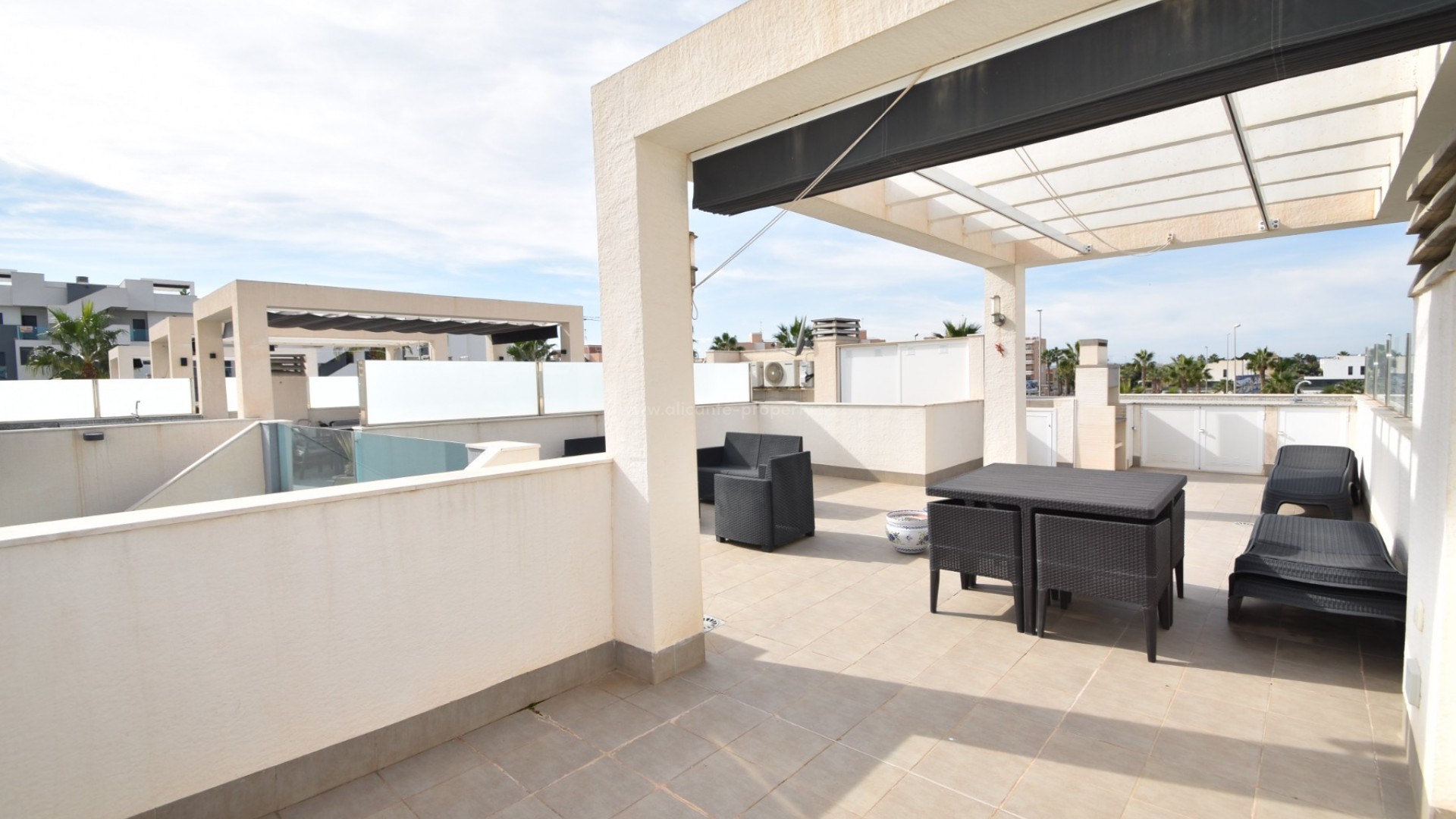 Apartment / flat in El Raso