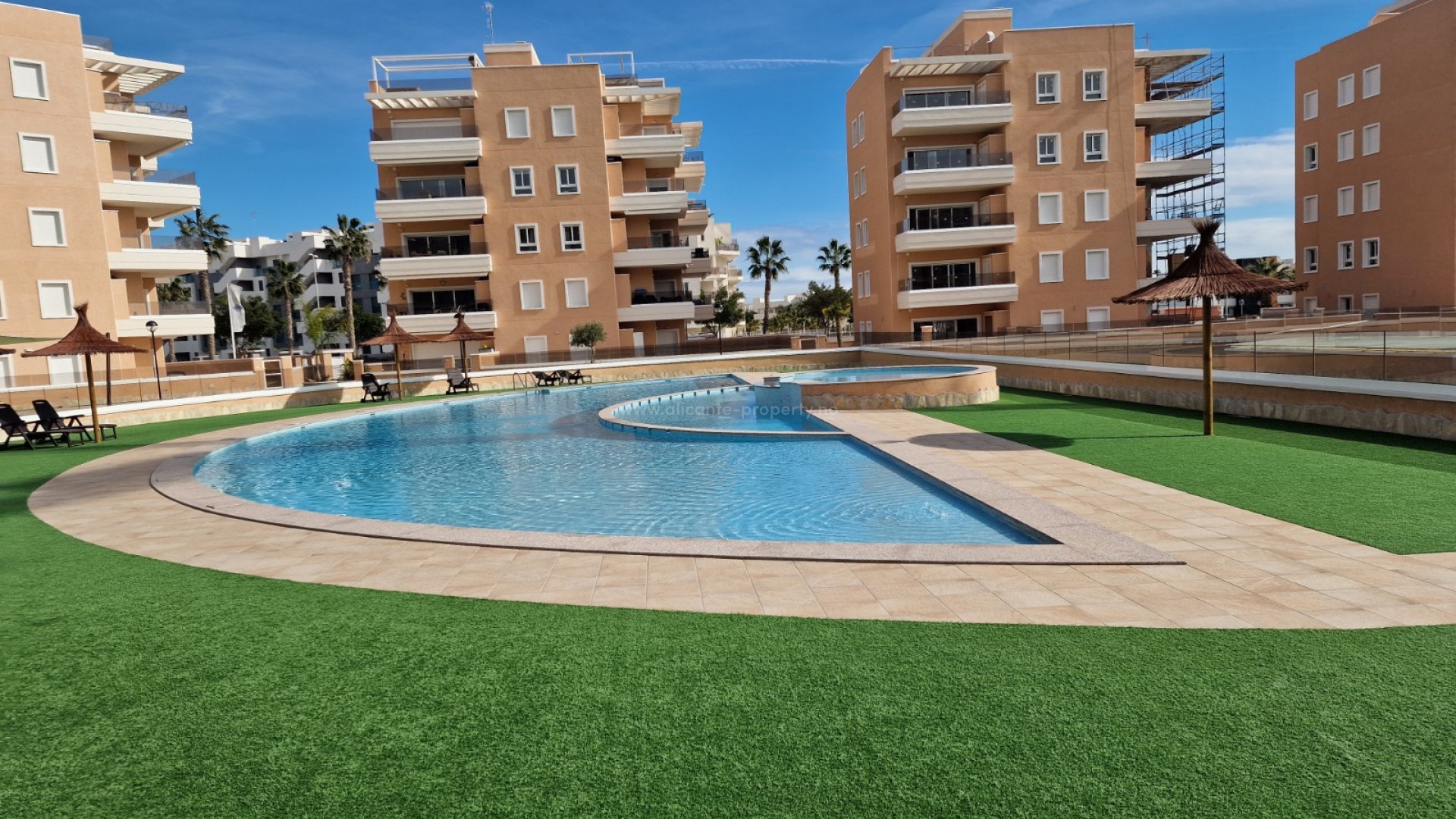 Apartment / flat in El Raso