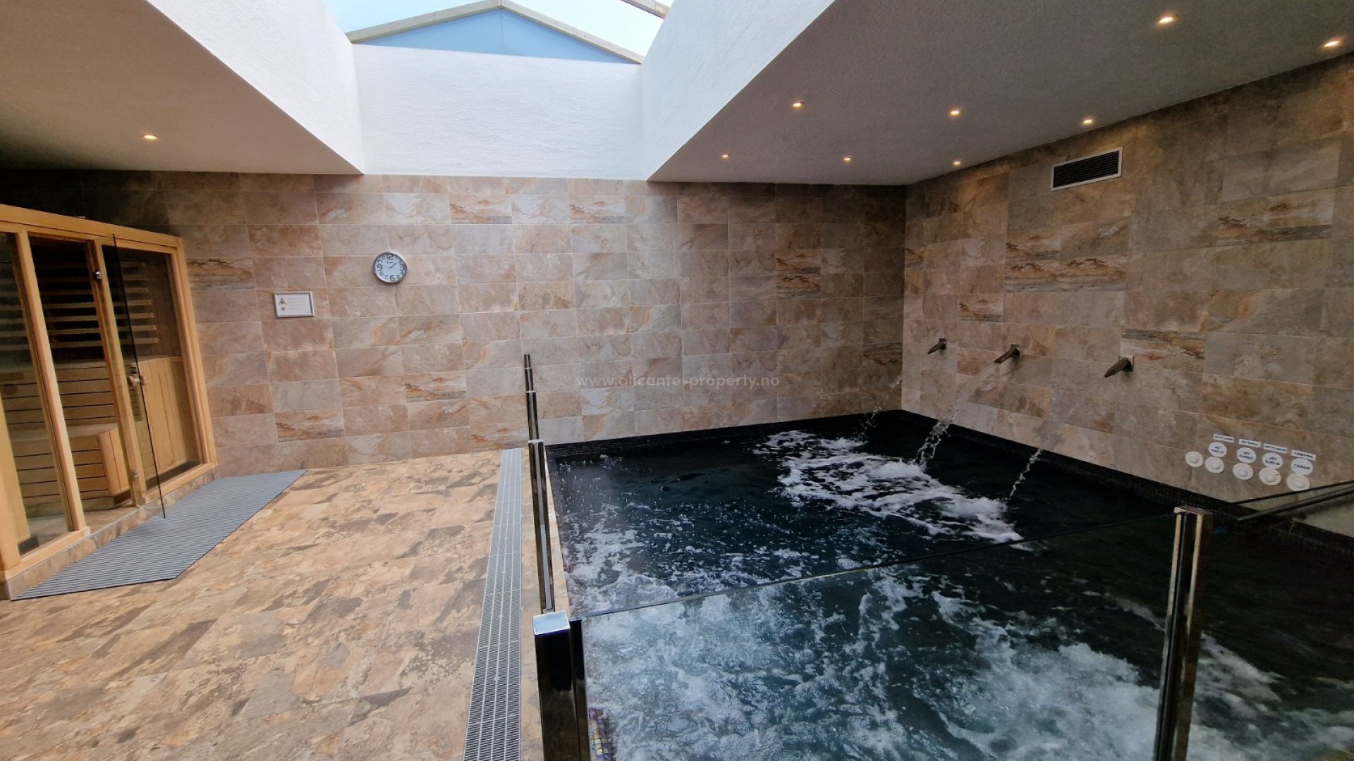 Apartment / flat in El Raso