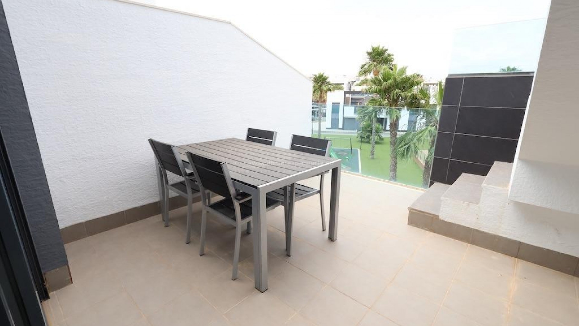 Apartment / flat in El Raso