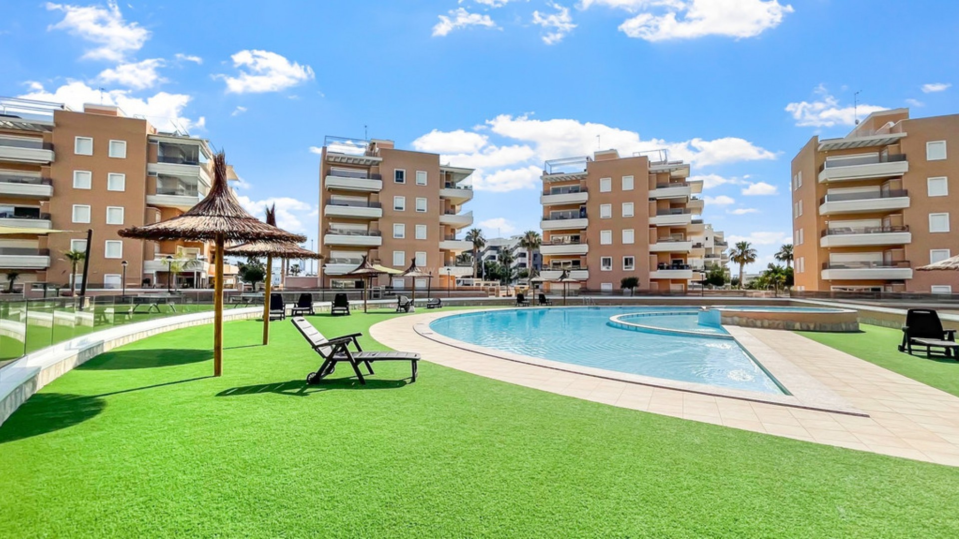 Apartment / flat in El Raso