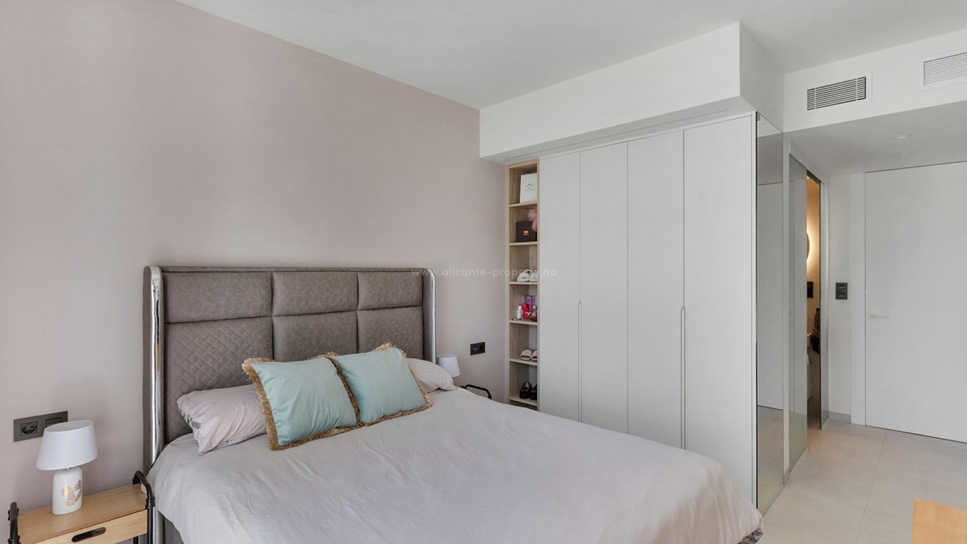 Apartment / flat in El Raso