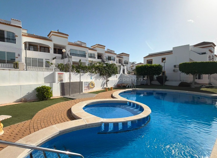 Apartment / flat in Entre Naranjos - Vistabella Golf