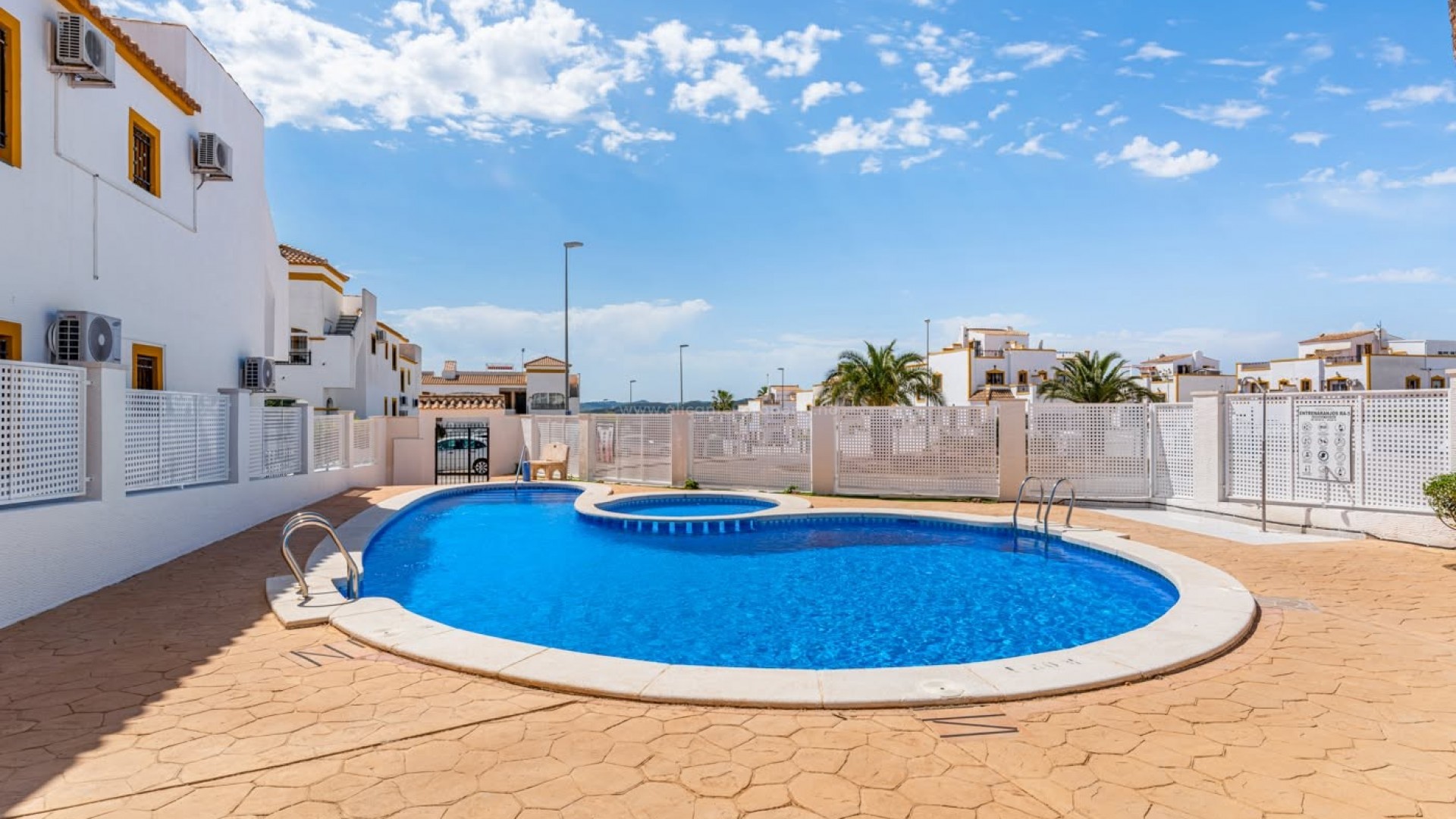 Apartment / flat in Entre Naranjos