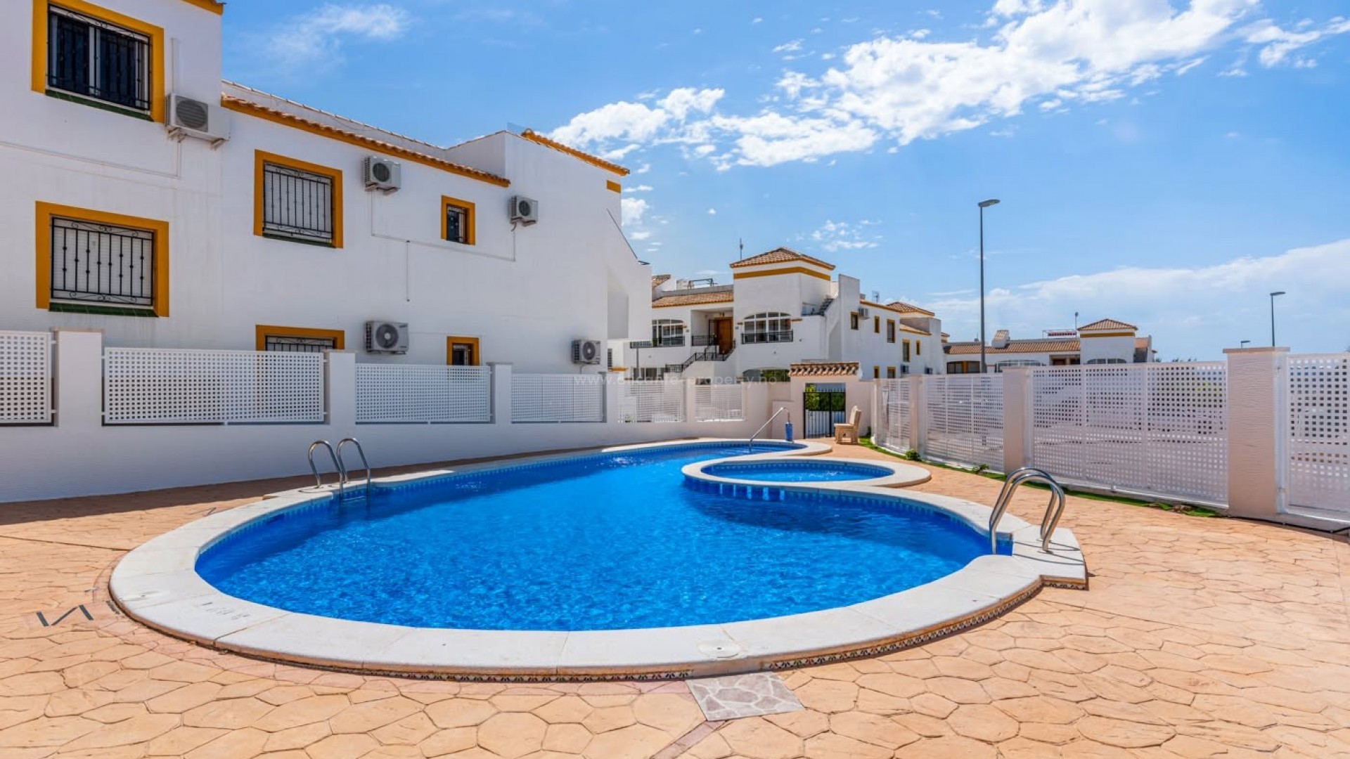 Apartment / flat in Entre Naranjos