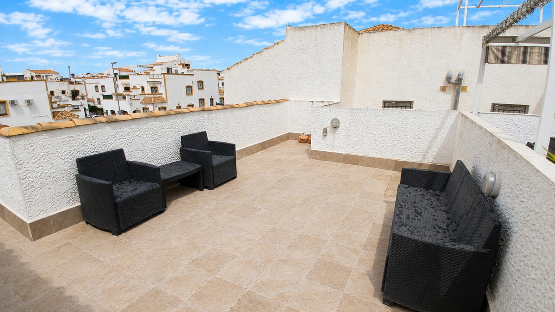 Apartment / flat in Entre Naranjos