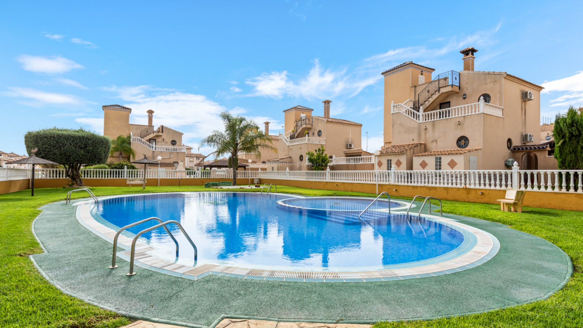 Apartment / flat in Lomas de Cabo Roig