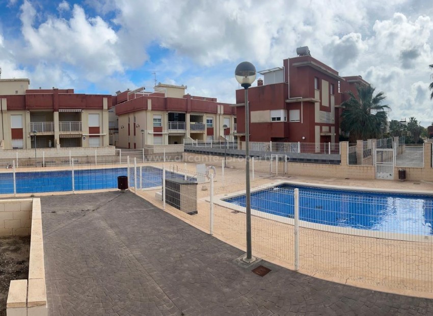 Apartment / flat in Lomas de Cabo Roig