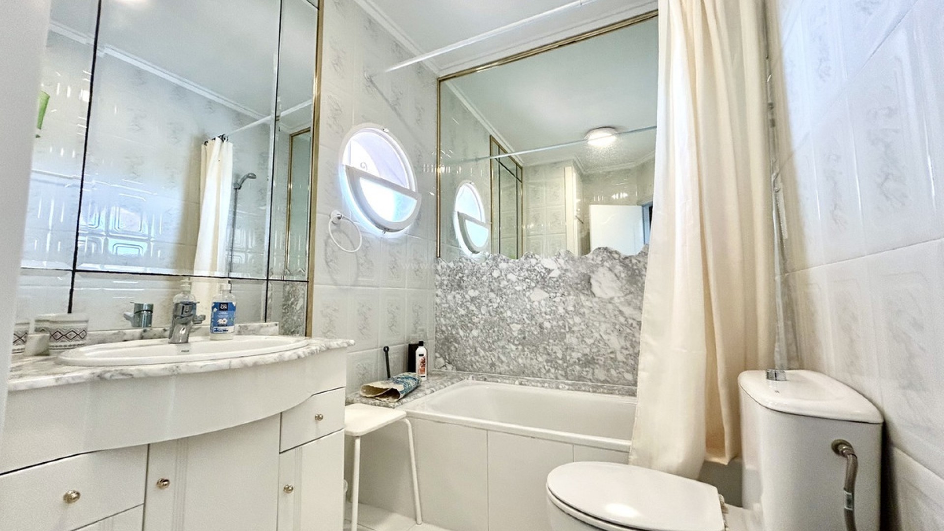 Apartment / flat in Los Altos
