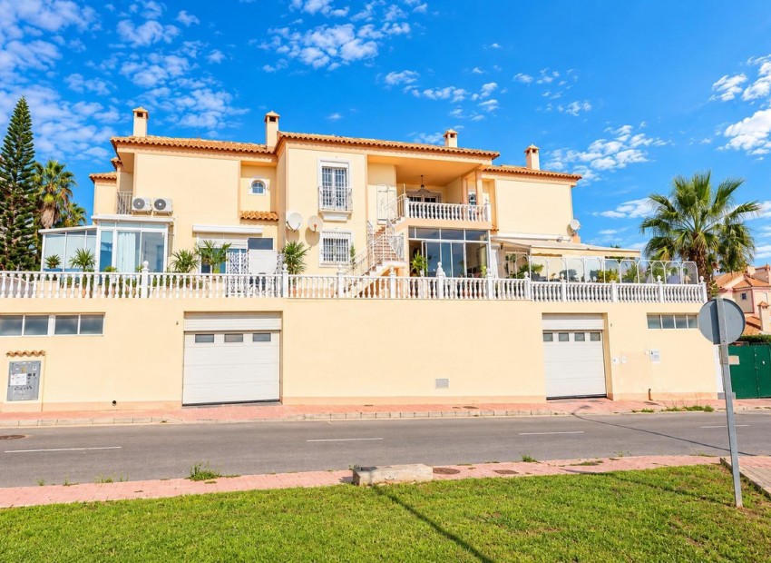 Apartment / flat in Los Altos