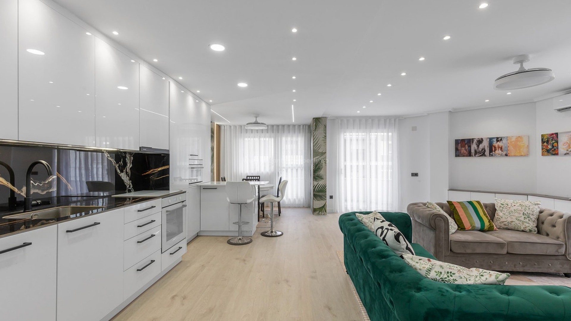 Apartment / flat in Los Montesinos Centro