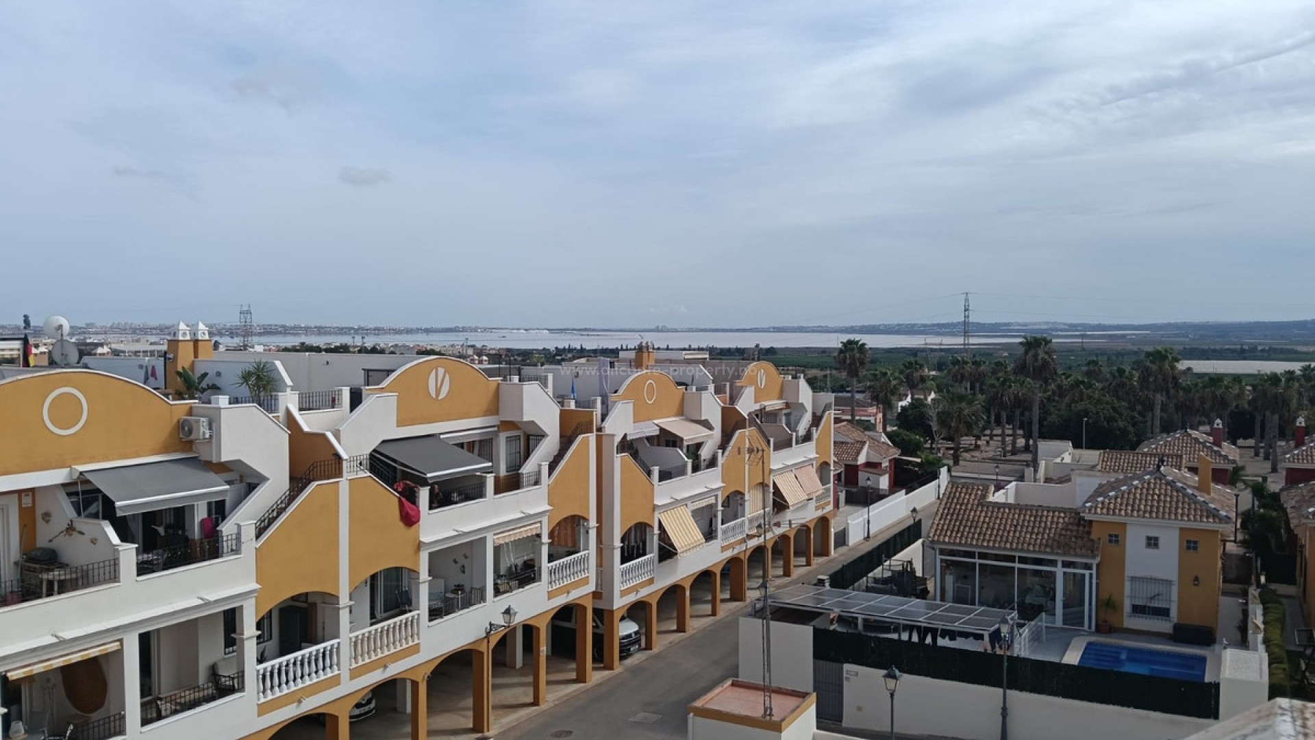 Apartment / flat in Los Montesinos Centro