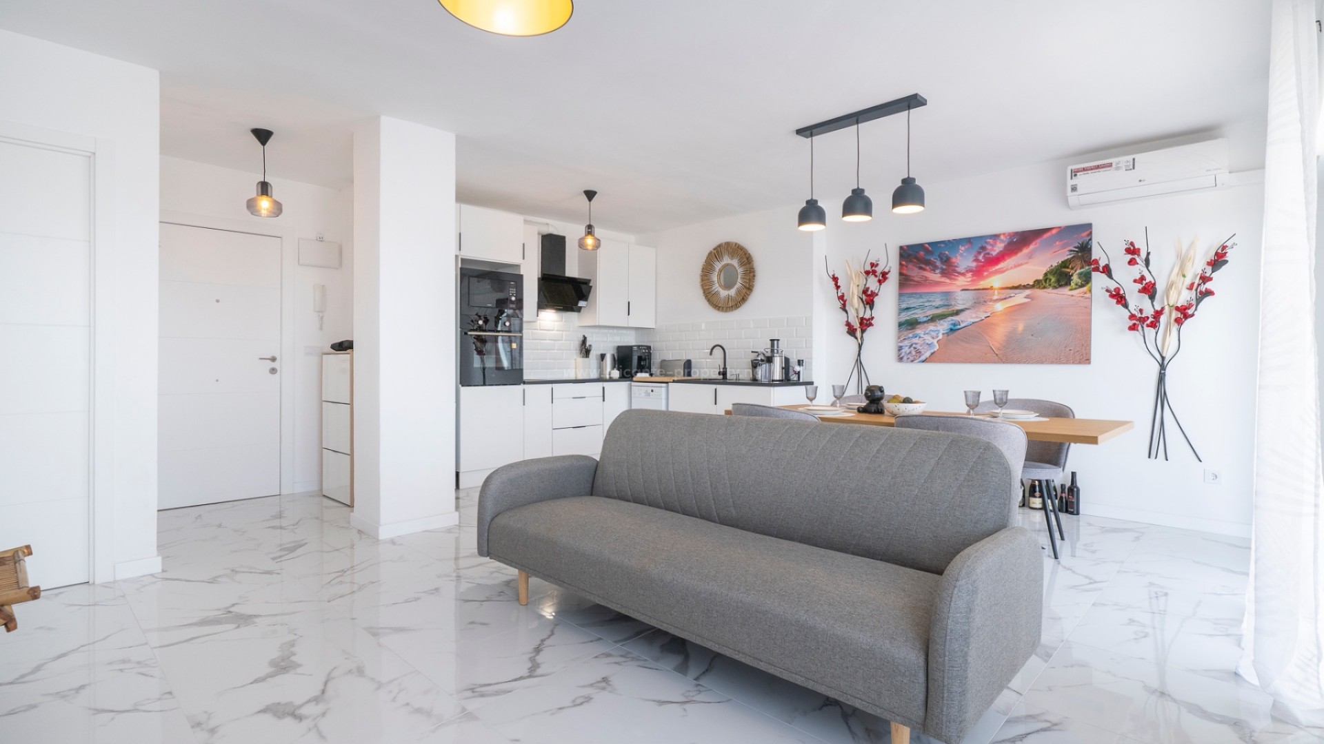 Apartment / flat in Punta Prima