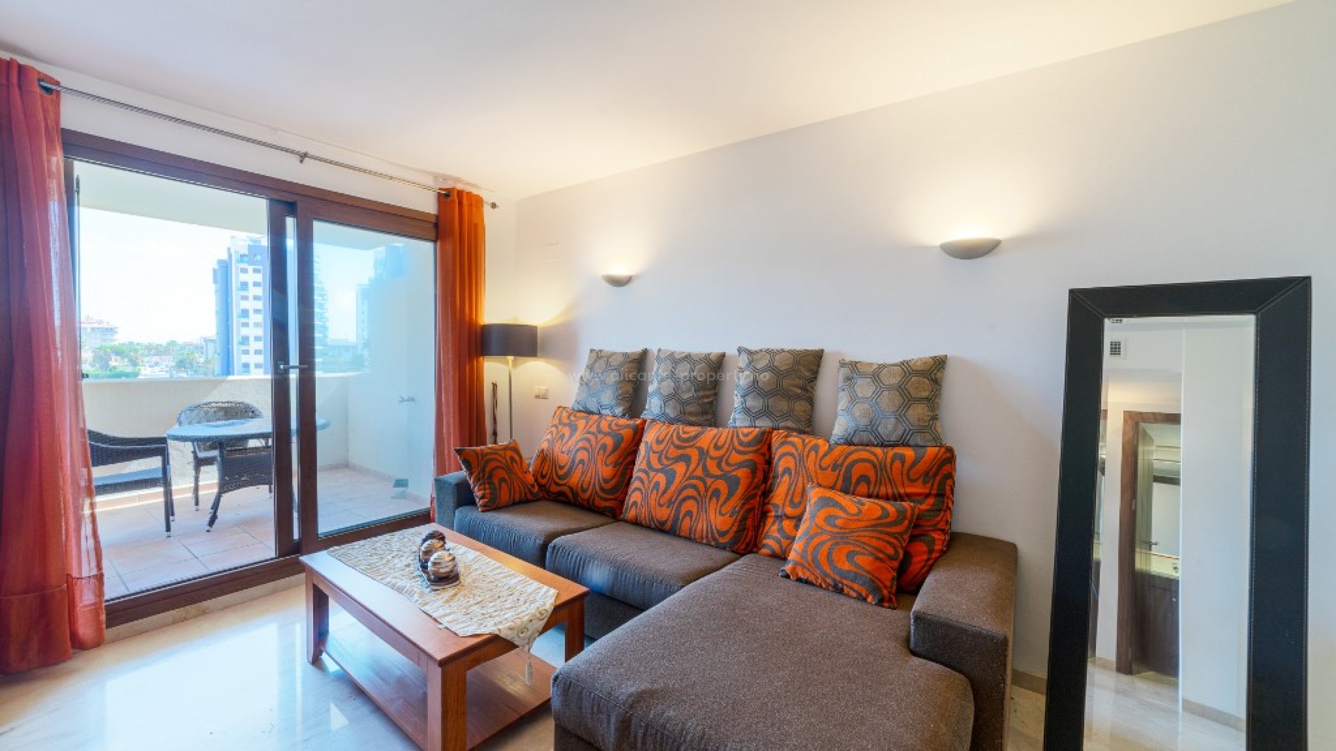 Apartment / flat in Punta Prima