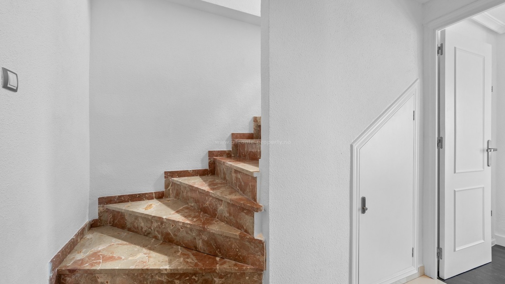 Apartment / flat in Punta Prima