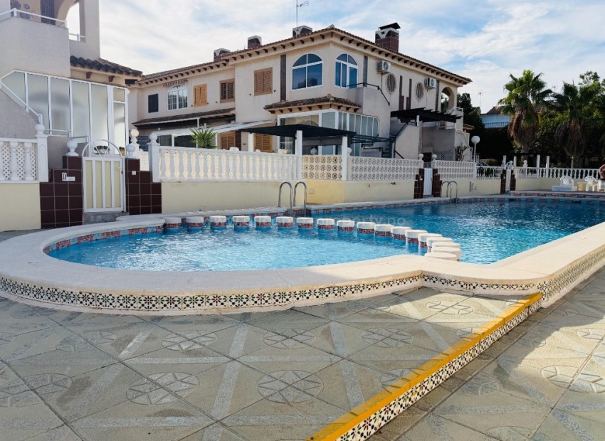 Apartment / flat in Punta Prima