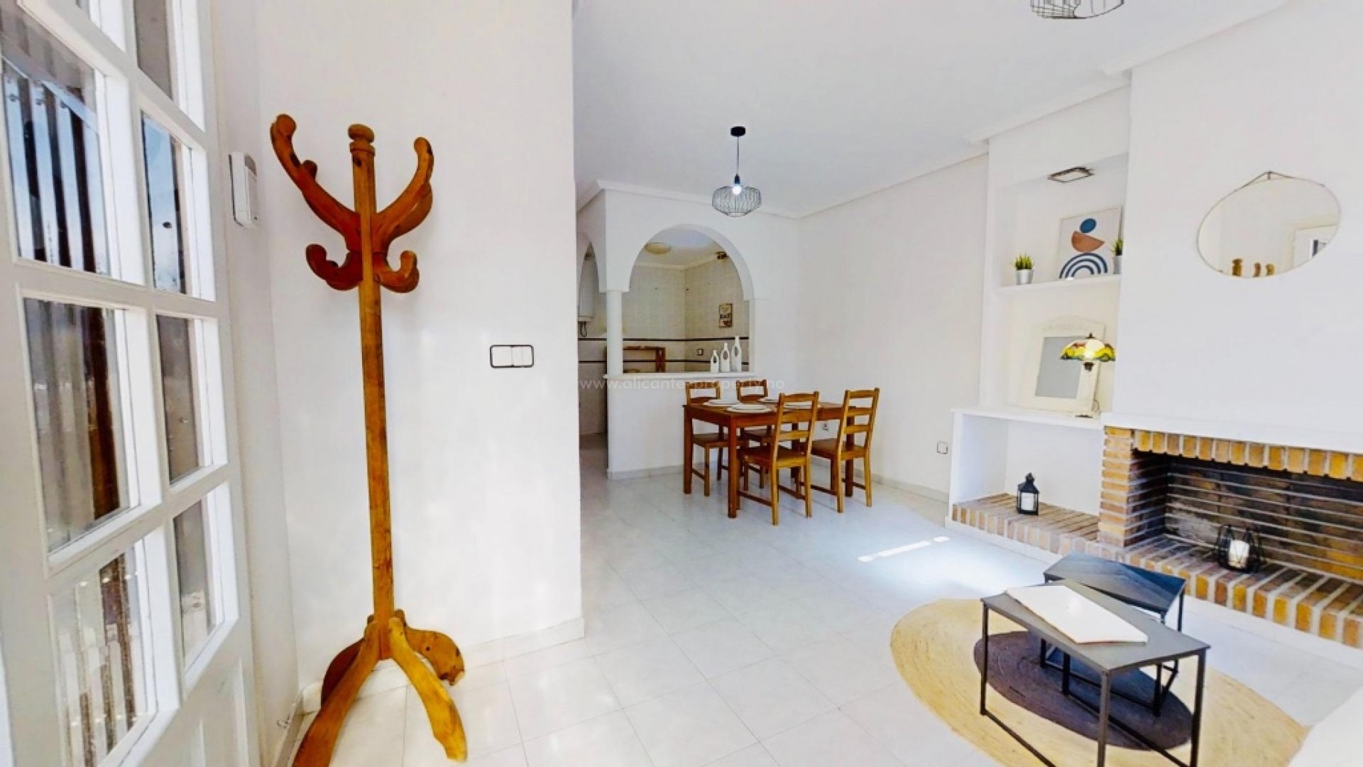 Apartment / flat in Punta Prima