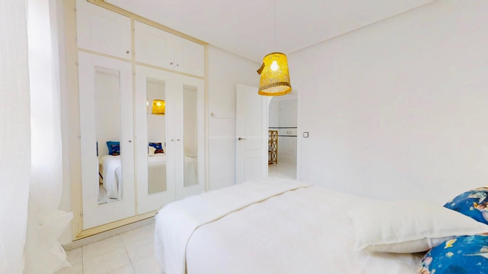 Apartment / flat in Punta Prima