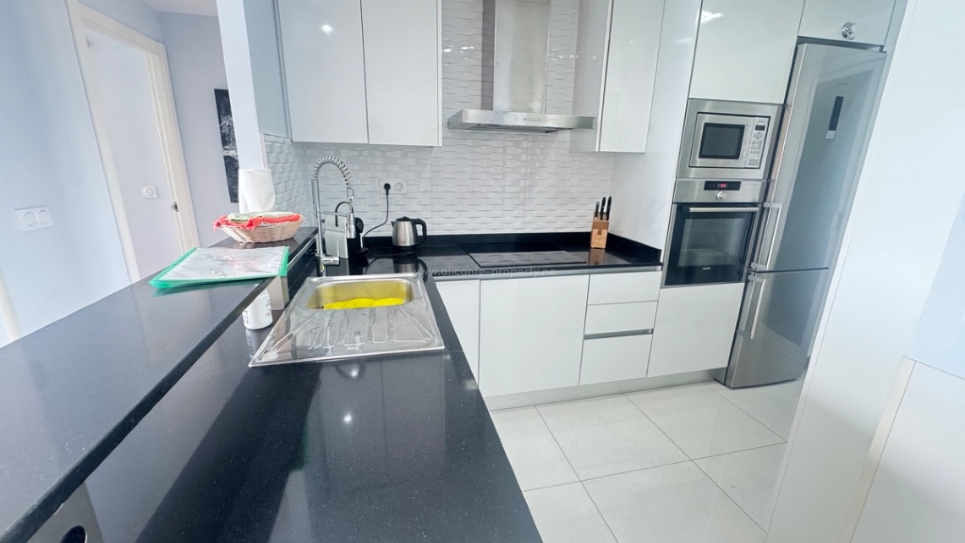 Apartment / flat in Punta Prima