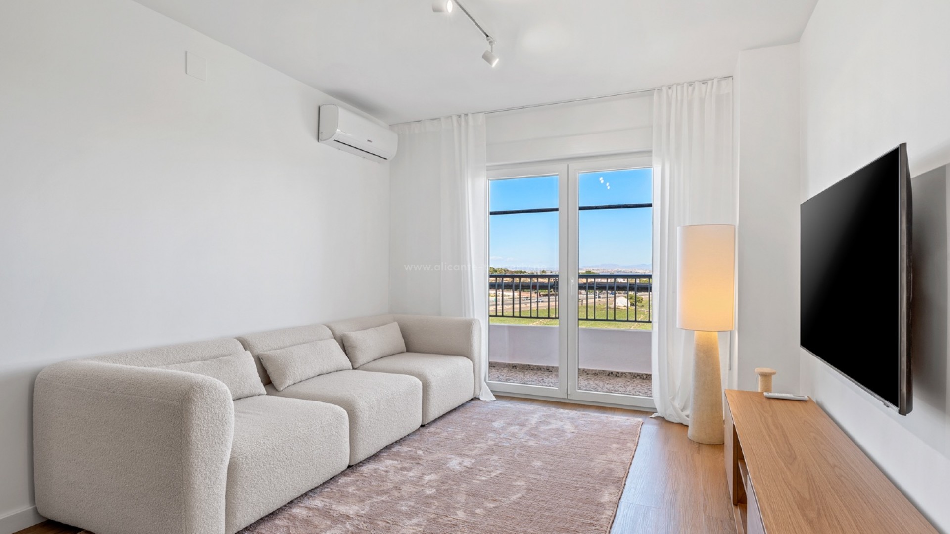 Apartment / flat in Punta Prima