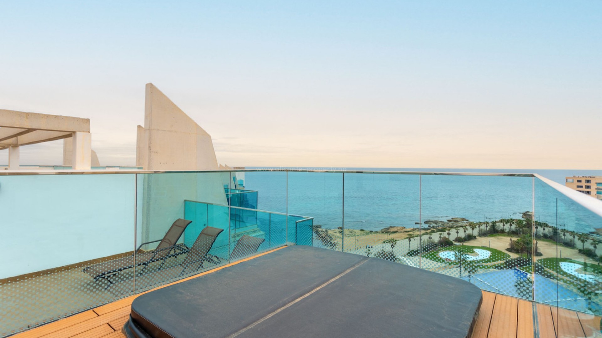 Apartment / flat in Punta Prima