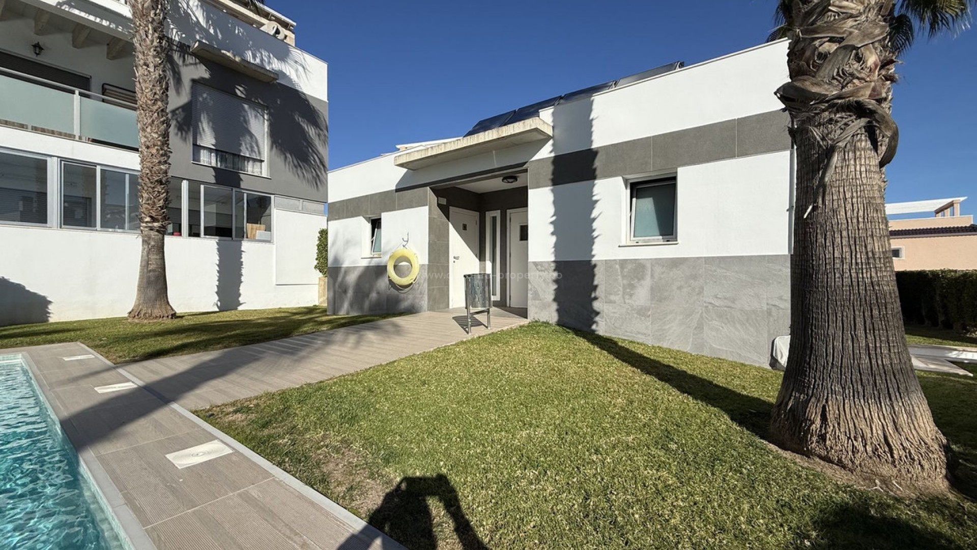 Apartment / flat in Punta Prima