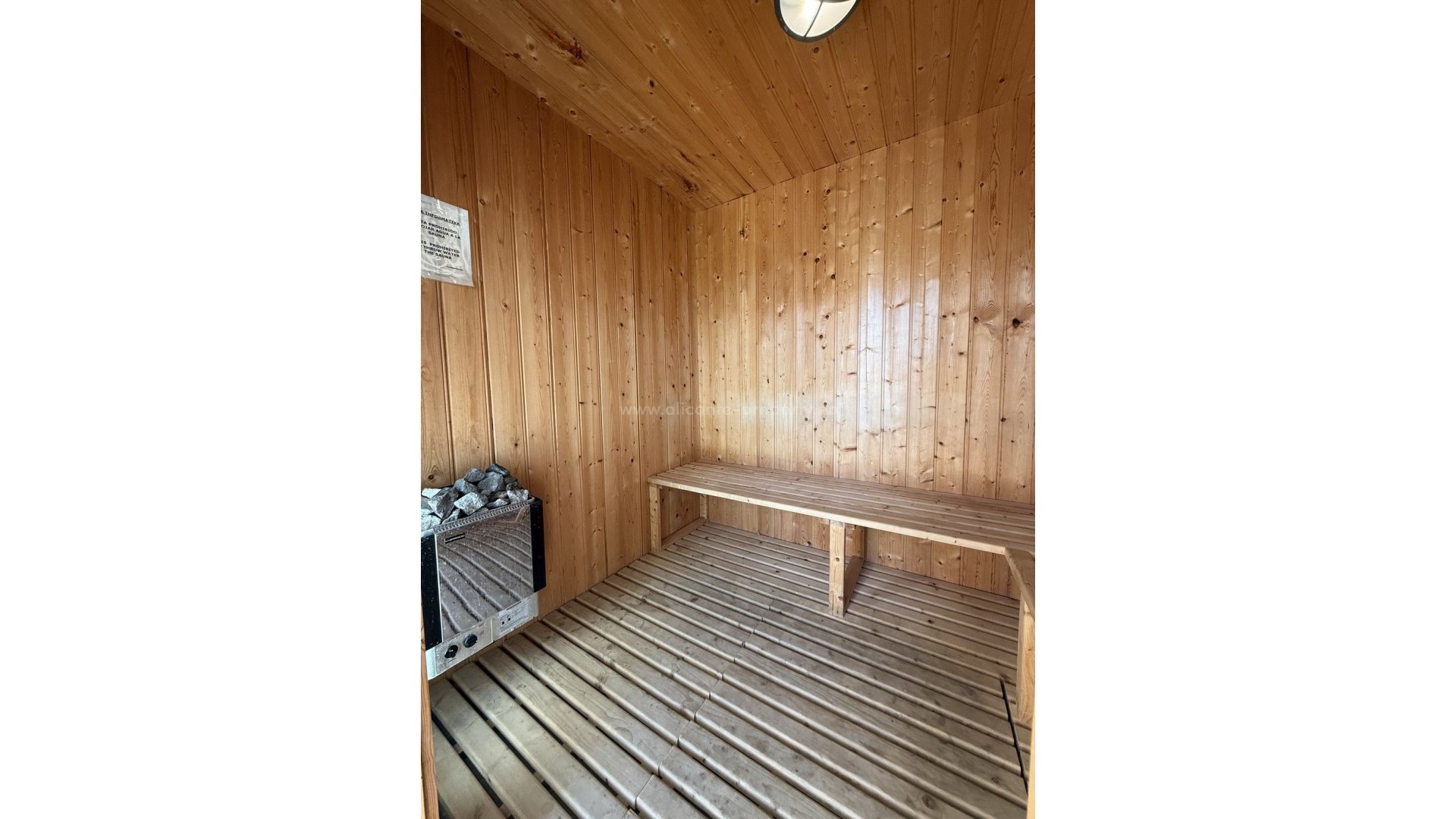 Apartment / flat in Punta Prima