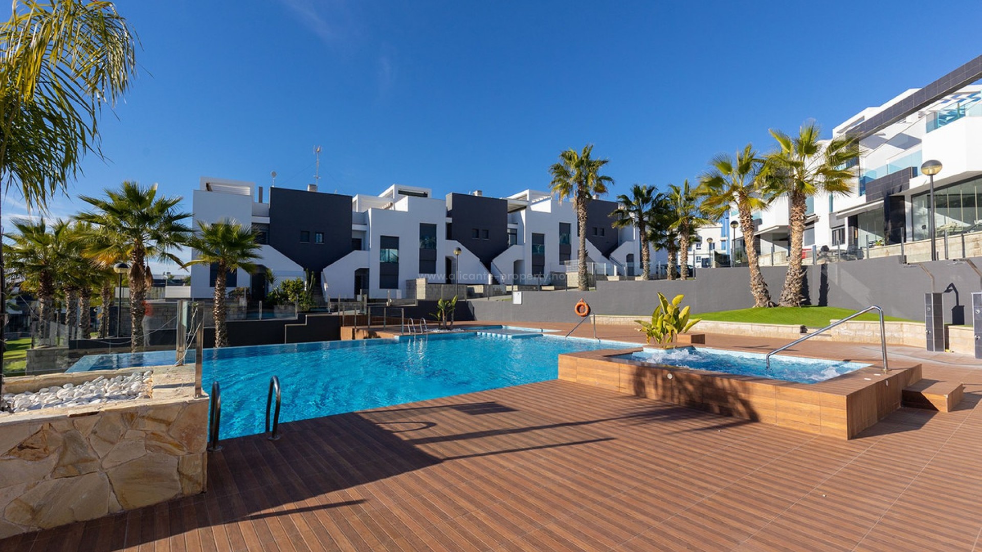 Apartment / flat in Punta Prima