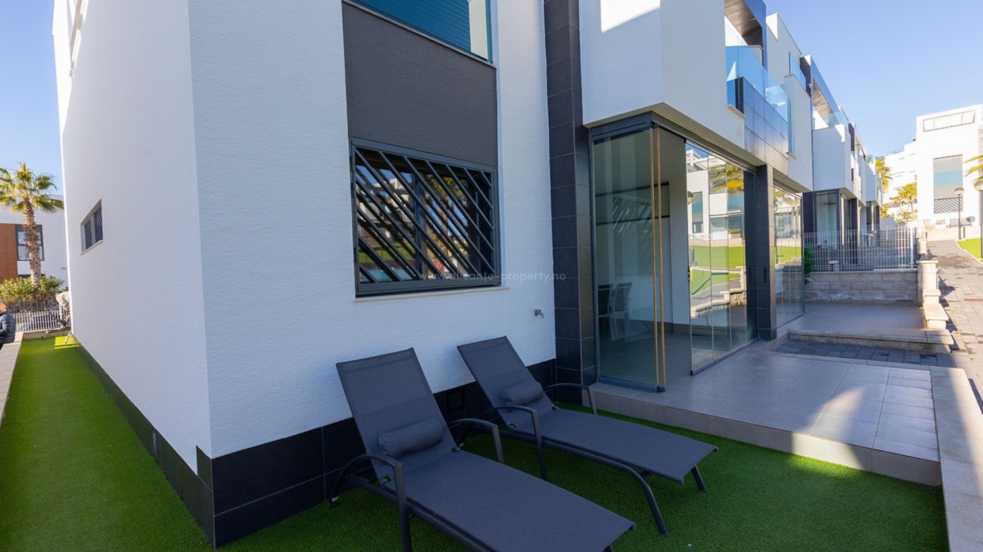 Apartment / flat in Punta Prima