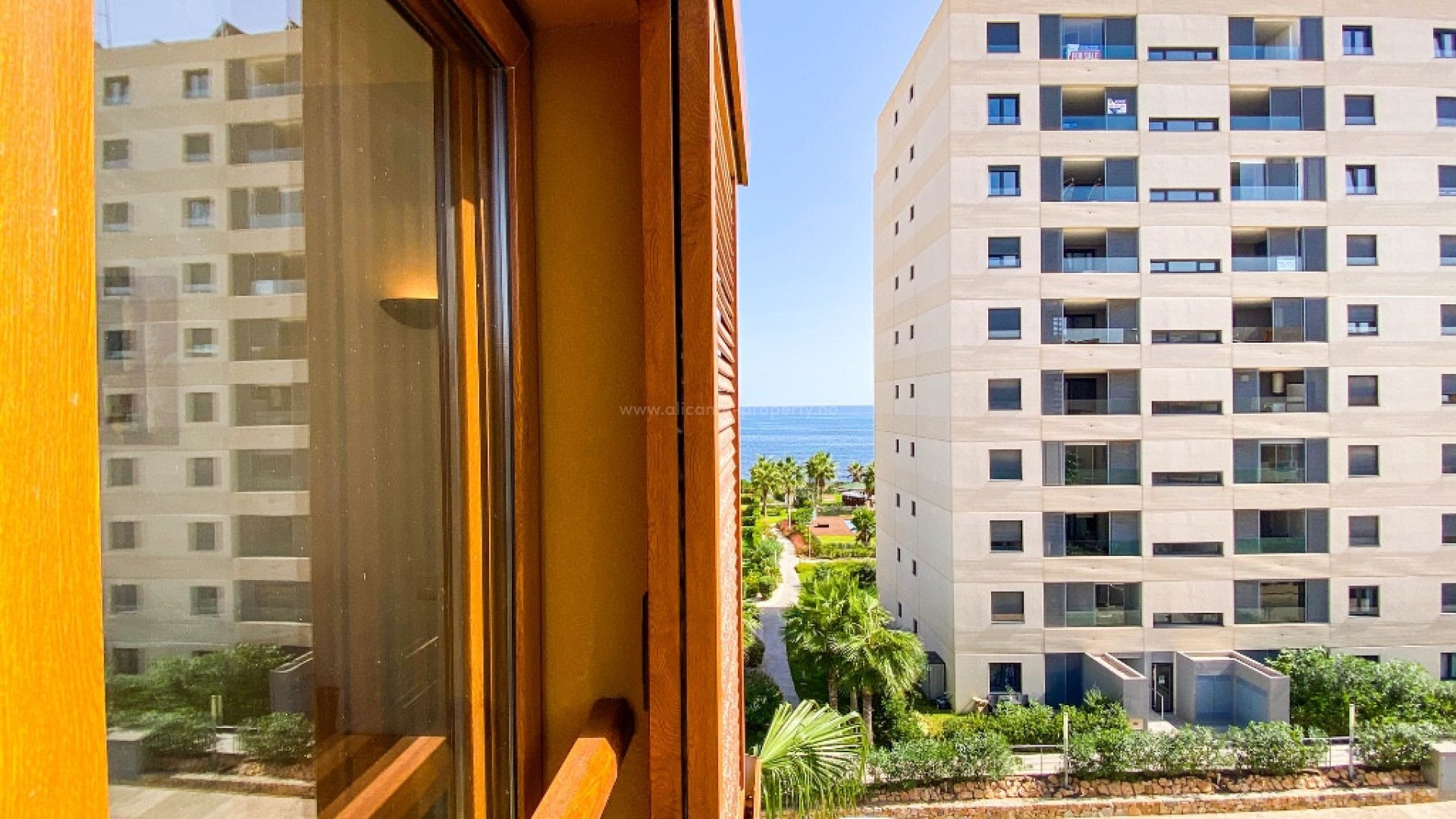 Apartment / flat in Punta Prima