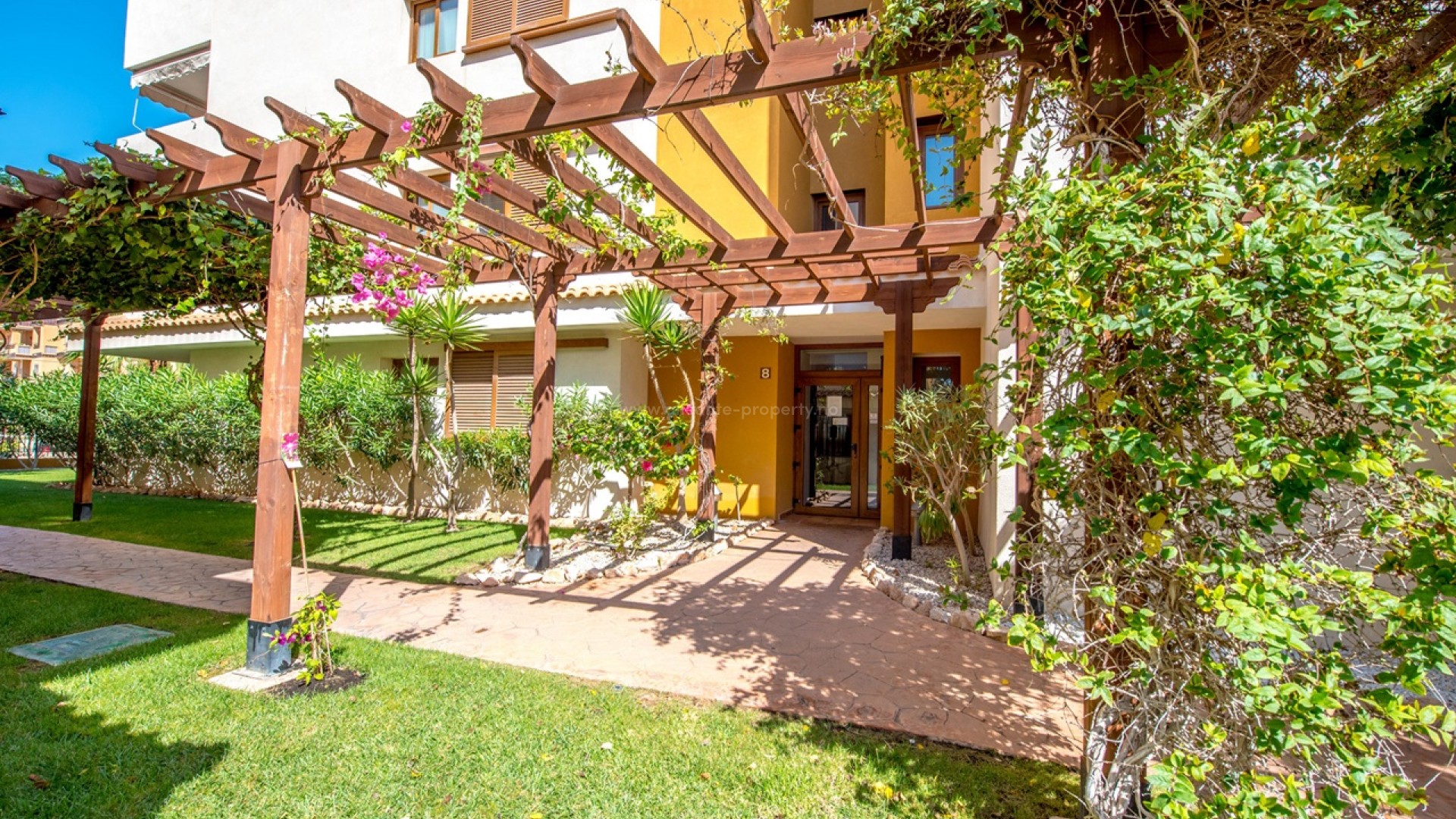 Apartment / flat in Punta Prima