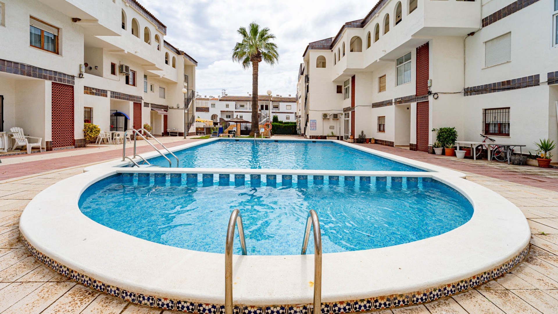 Apartment / flat in Punta Prima