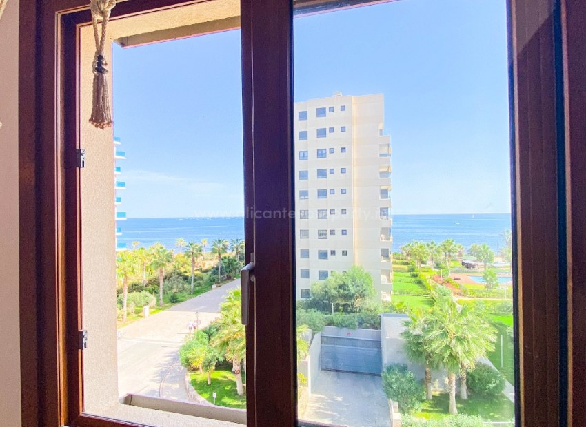 Apartment / flat in Punta Prima