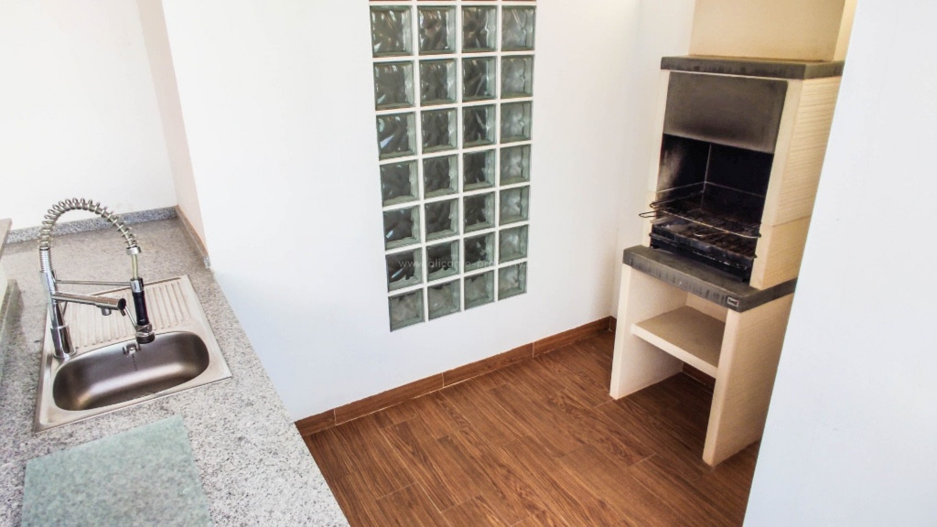 Apartment / flat in Punta Prima
