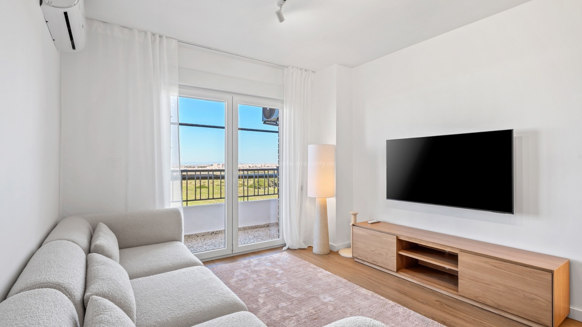 Apartment / flat in Punta Prima