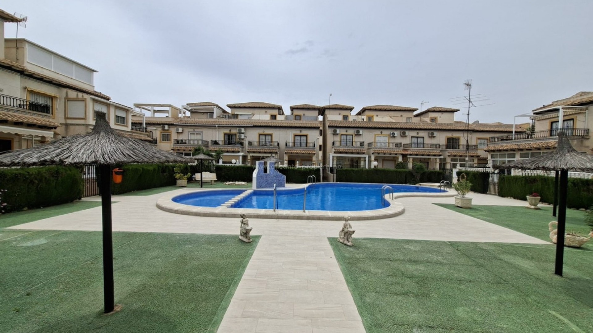 Apartment / flat in Punta Prima