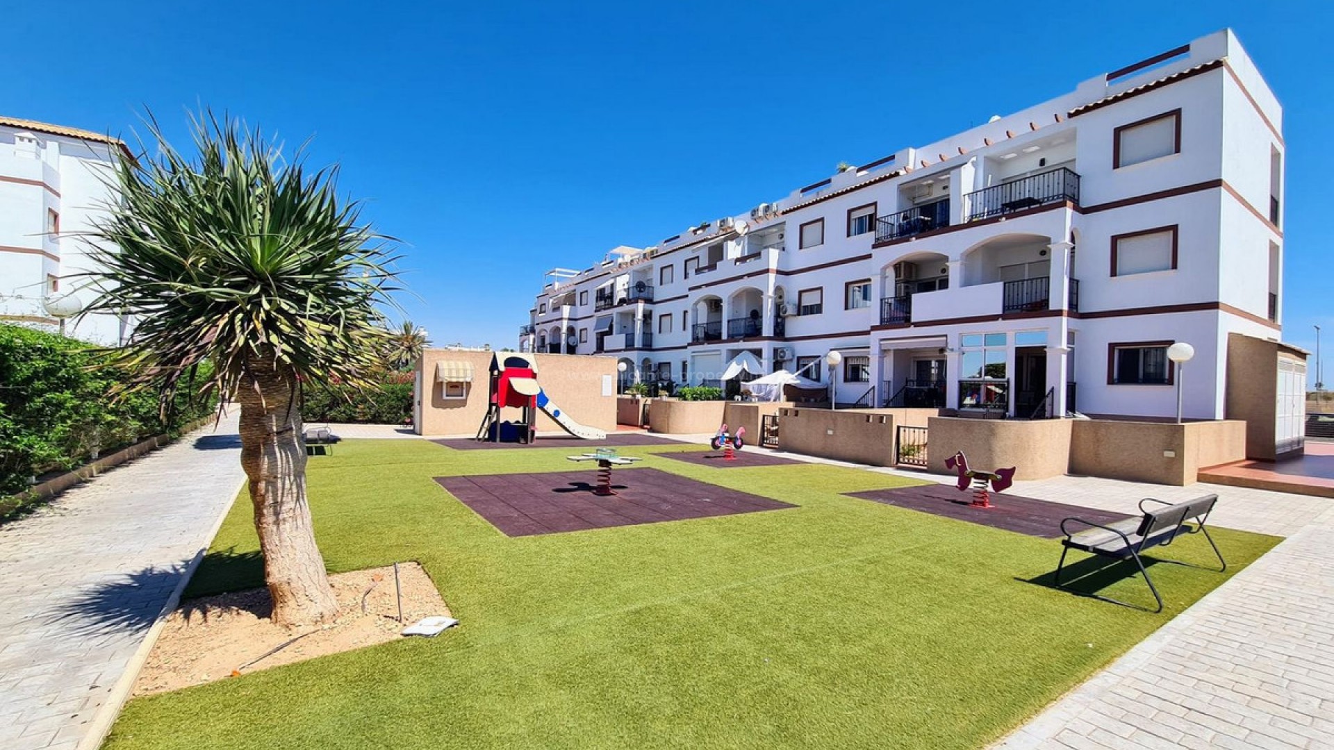 Apartment / flat in Punta Prima