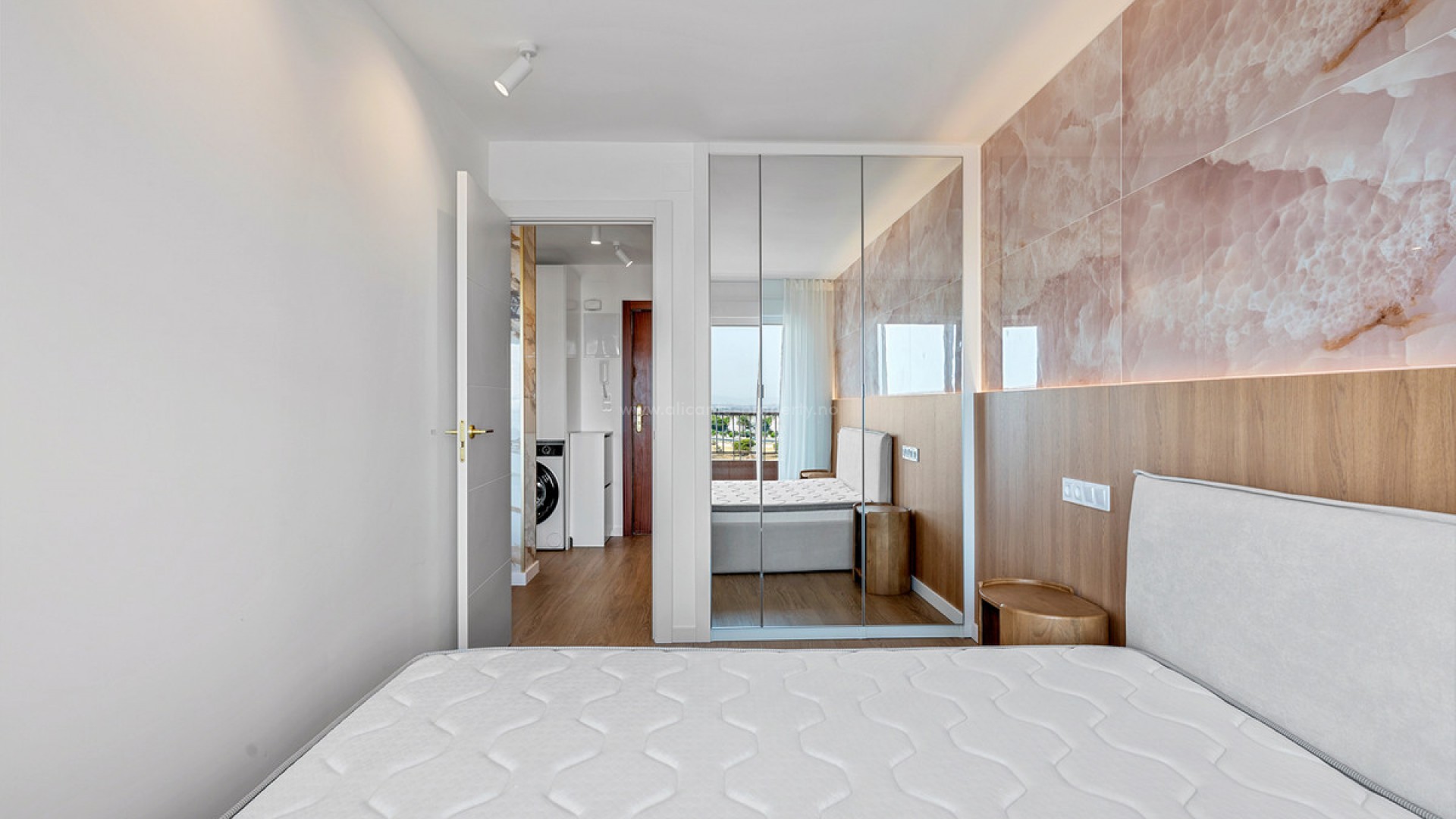 Apartment / flat in Punta Prima