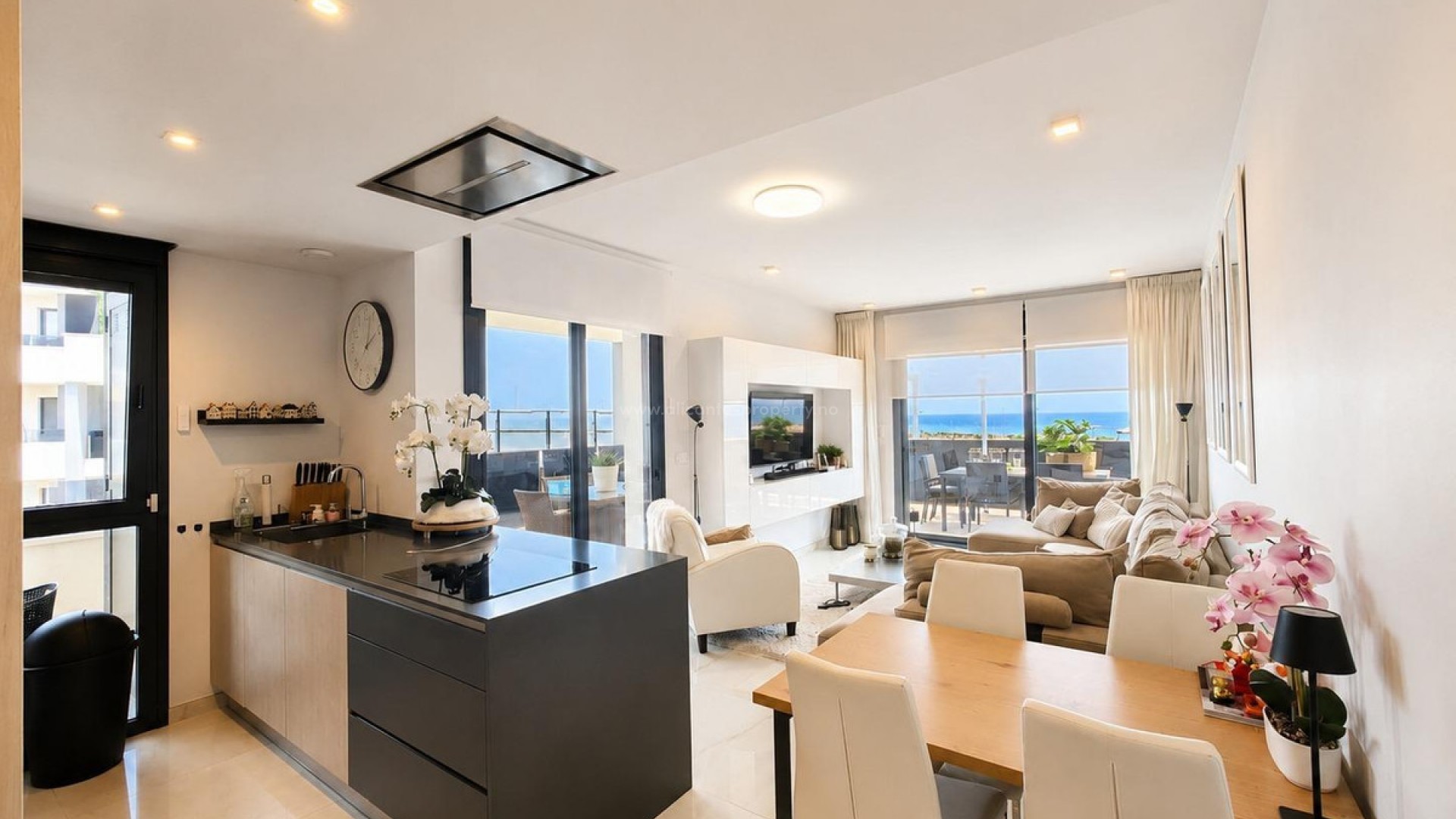 Apartment / flat in Punta Prima