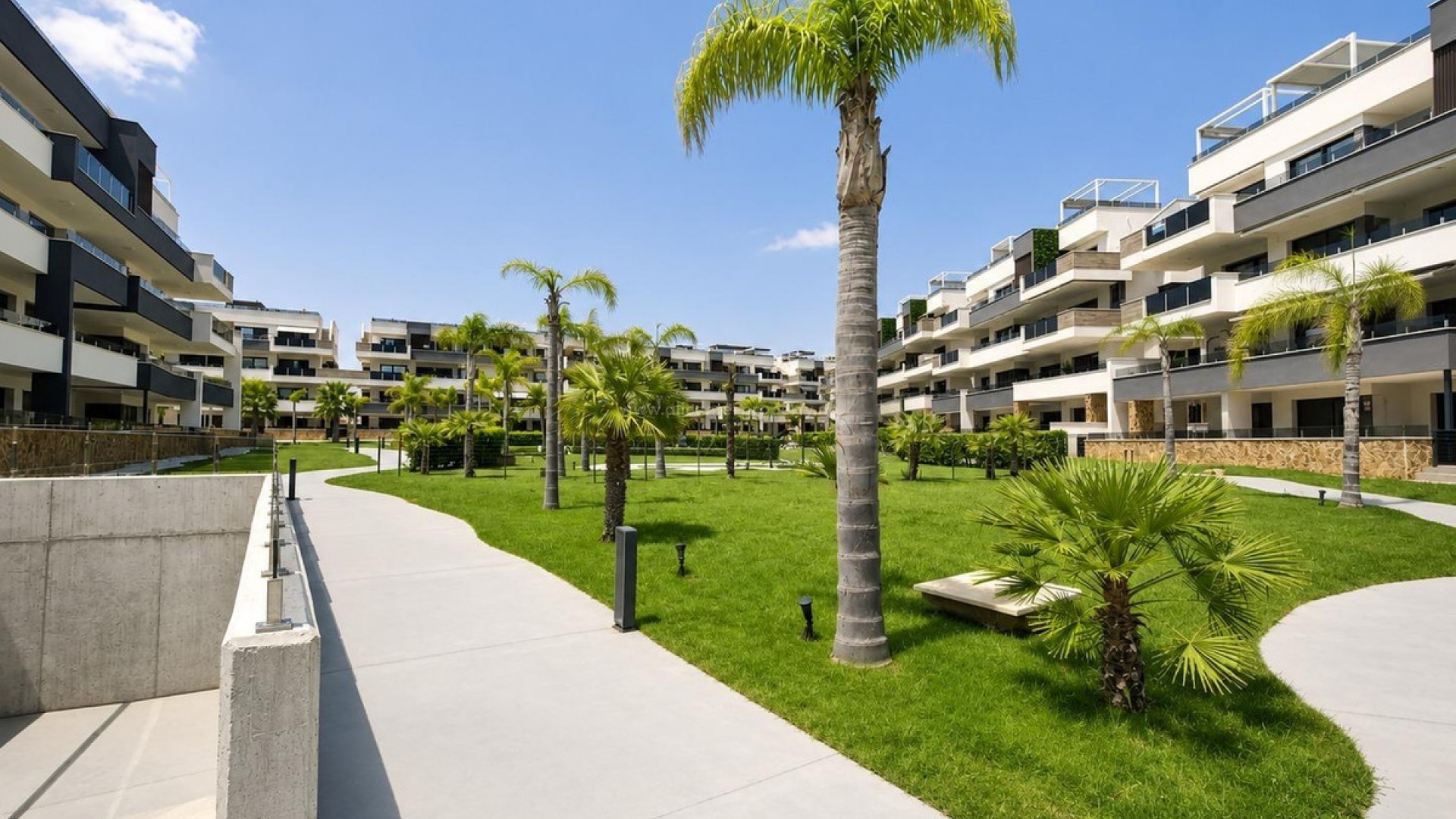 Apartment / flat in Punta Prima